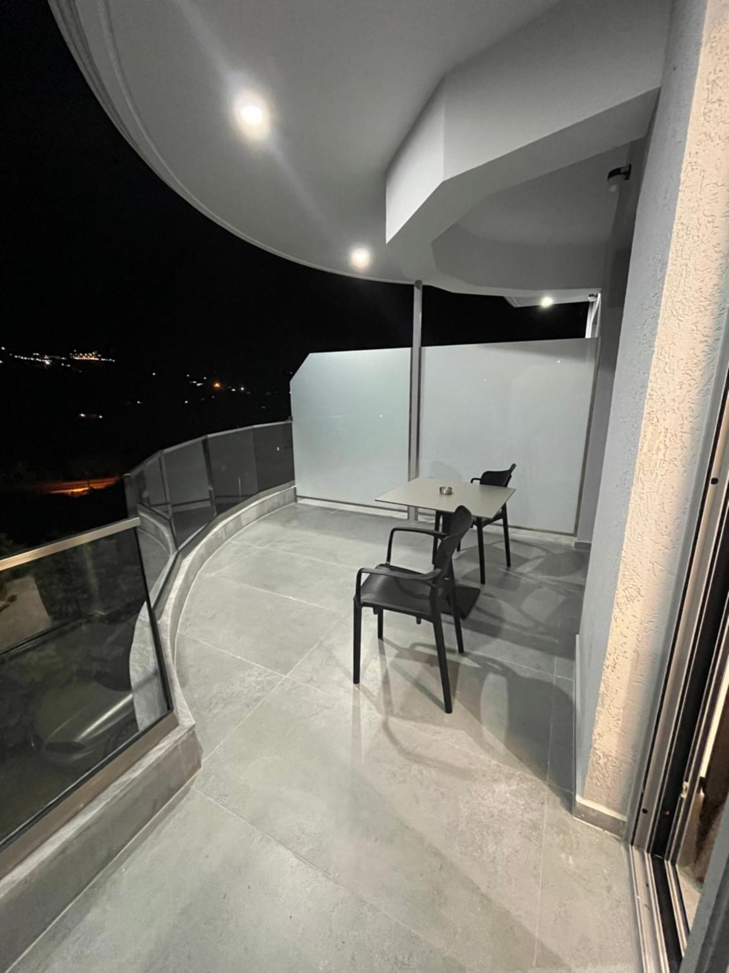 Sun George Bed and Breakfast Himare Buitenkant foto