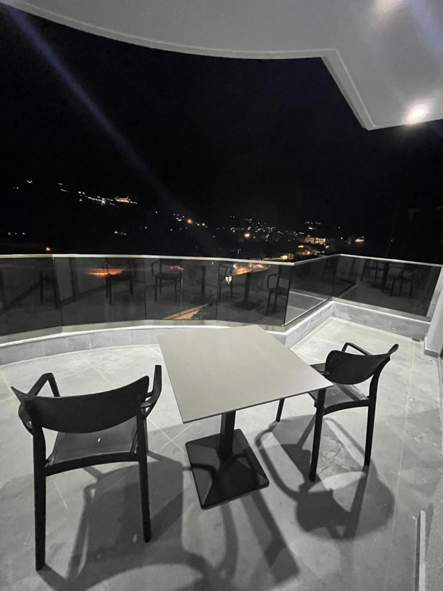 Sun George Bed and Breakfast Himare Buitenkant foto