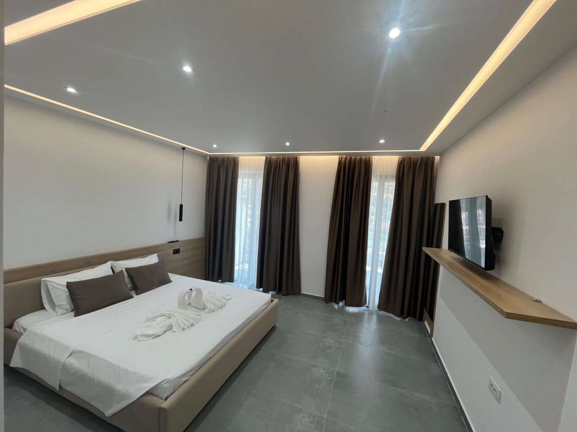 Sun George Bed and Breakfast Himare Buitenkant foto